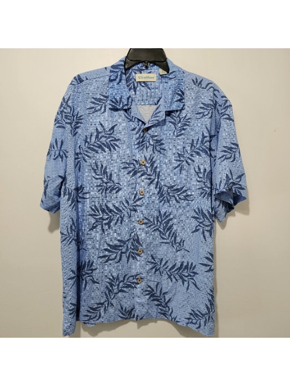 Caribbean Tropical Size XL blue button up short sleeve shirt Mens